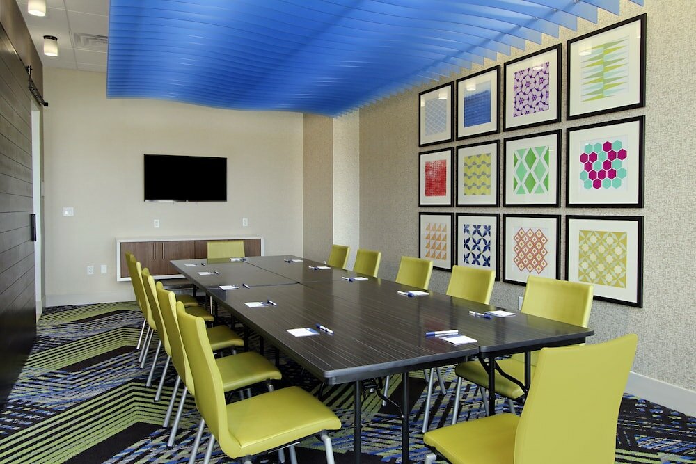 Фото Holiday Inn Express & Suites Dallas-Frisco NW Toyota Stdm