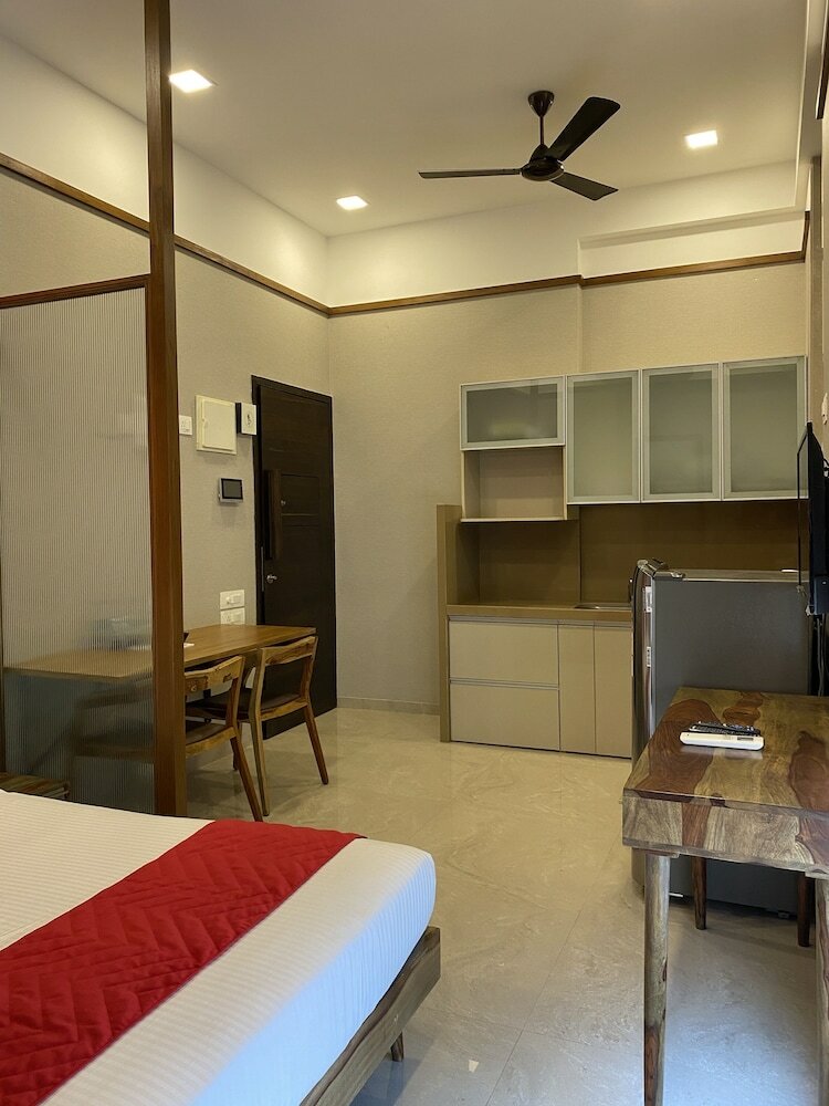 Фото Theory9 Premium Serviced Apartments Khar