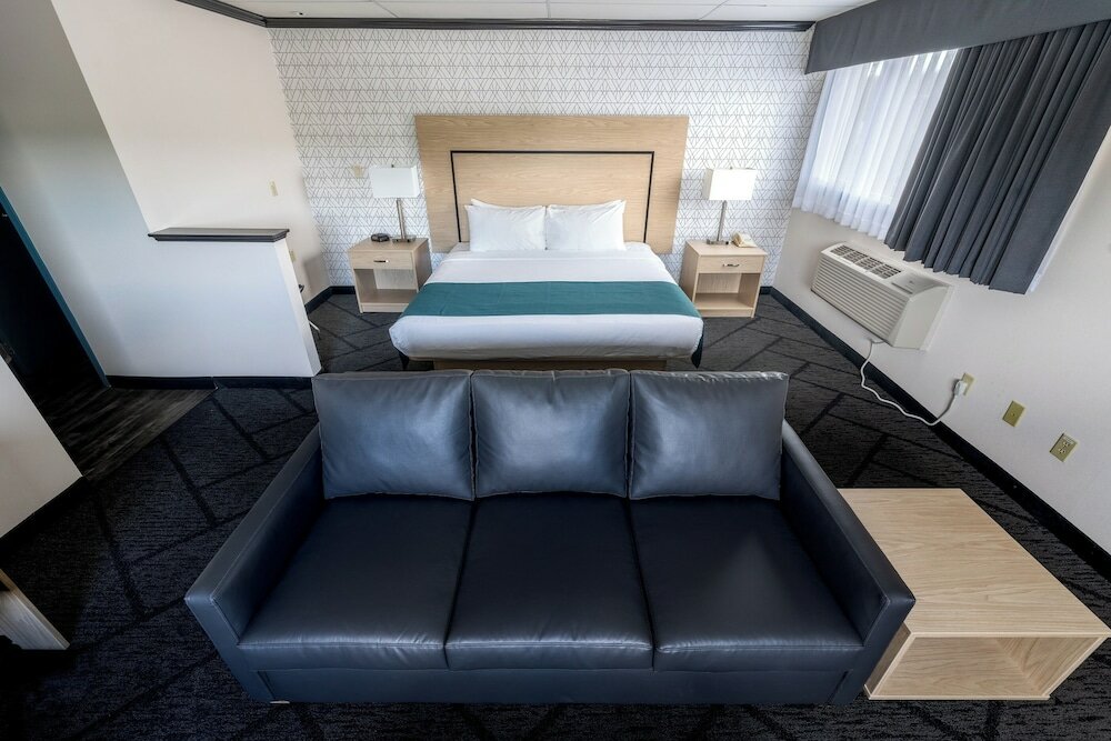 Фото Sternwheeler Hotel and Conference Centre