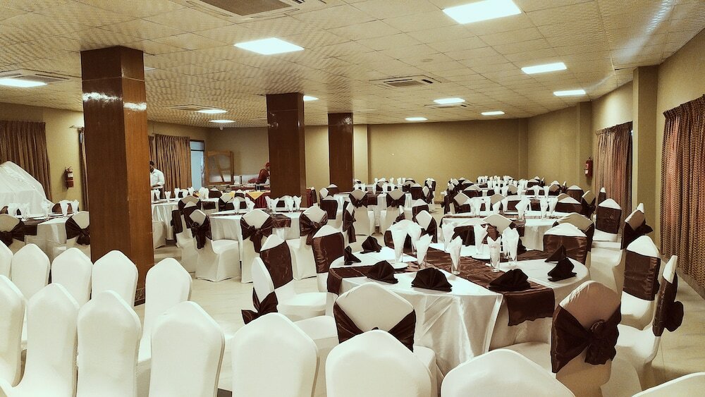 Фото Hotel Kollol by J & Z Group