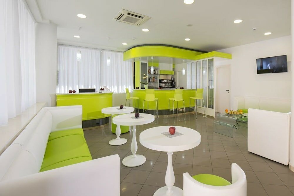 Фото Hotel Scarlet