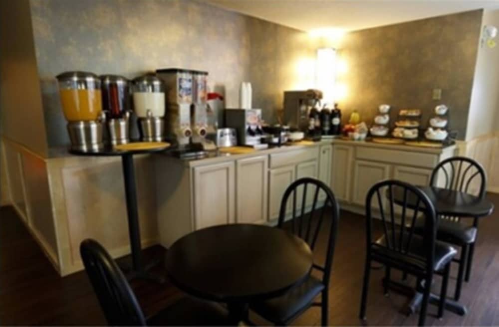 Фото Travelodge by Wyndham East Portland/Gresham