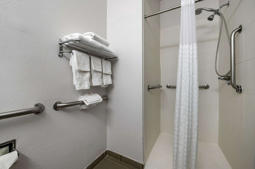 Фото Comfort Inn Airport