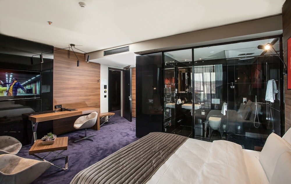 Фото Ambasador Hotel