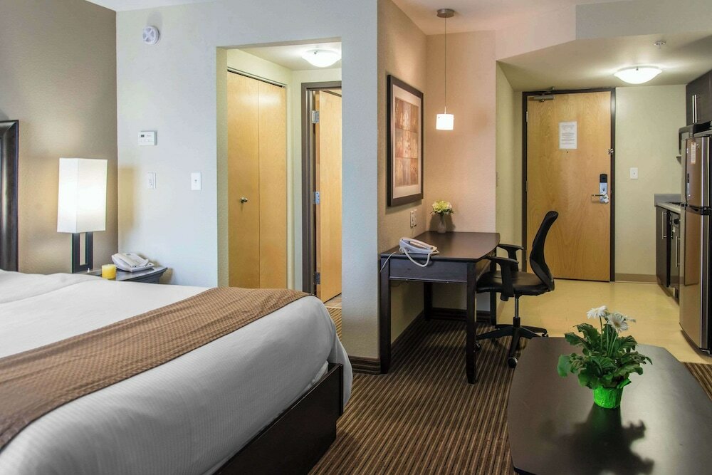 Фото Mainstay Suites Winnipeg
