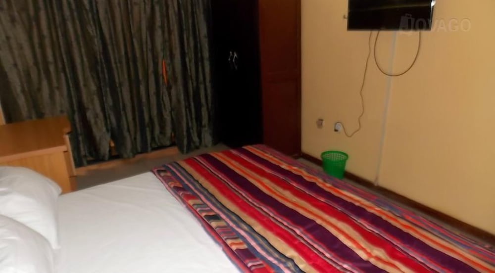 Фото SureRest Hotel & Suites