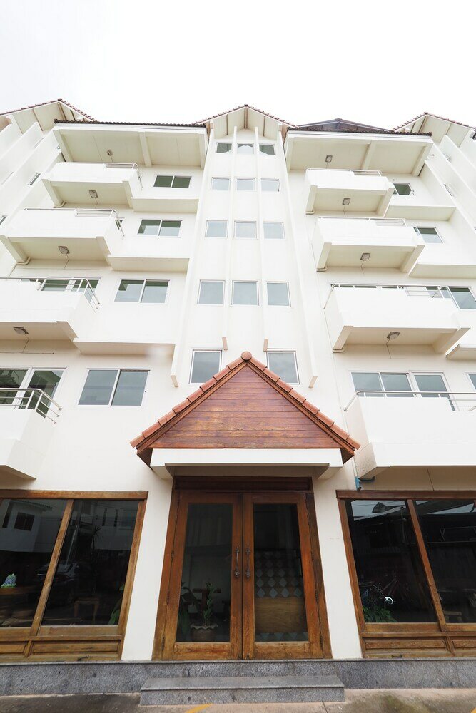 Фото Fah Place Hotel