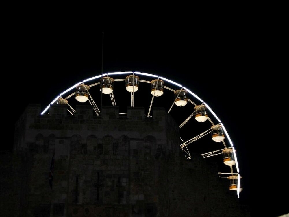 Фото Beddoe Apartments