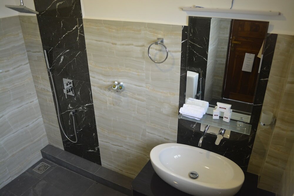 Фото Hotel Golden Ray Dambulla