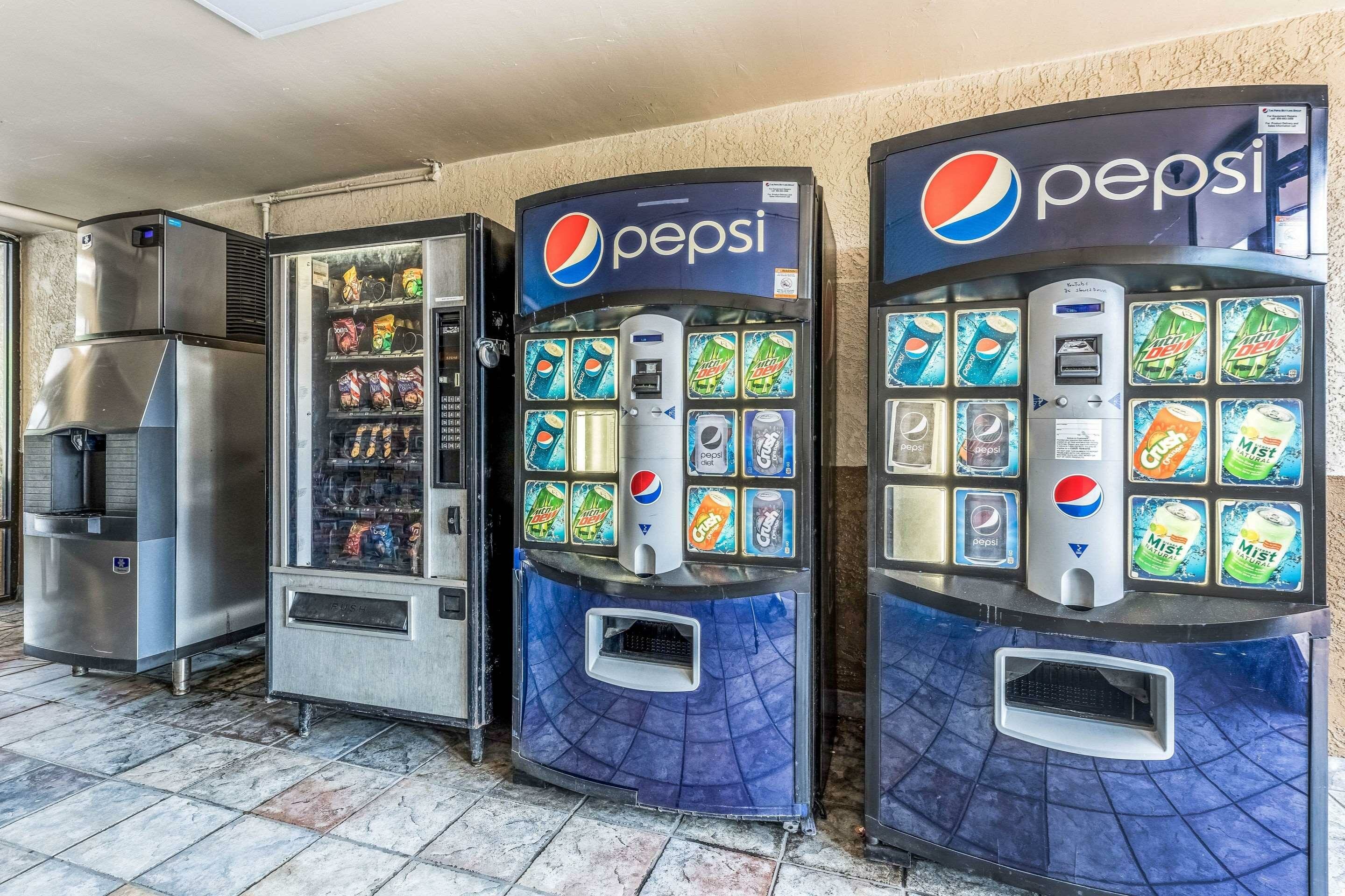 Фото Rodeway Inn Fairgrounds - Casino