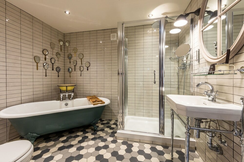 Фото The Hand & Spear