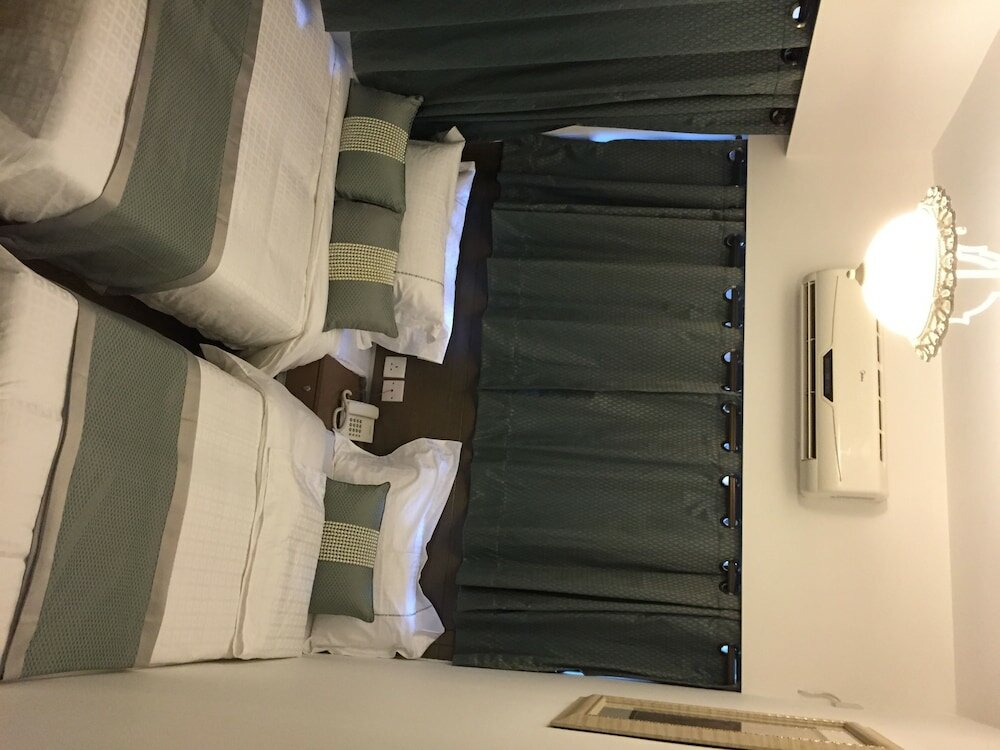 Фото Seasons Hotel - Causeway Bay