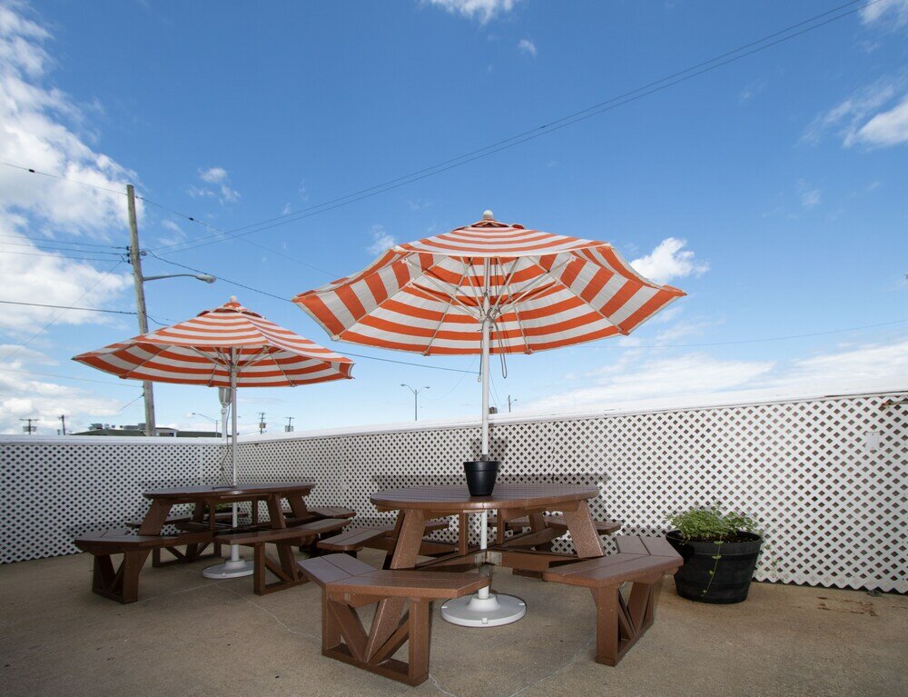 Фото Charlroy Motel