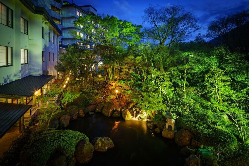 Фото Hotel Hoho A hotel overlooking the Echigo Plain and the Yahiko mountain range