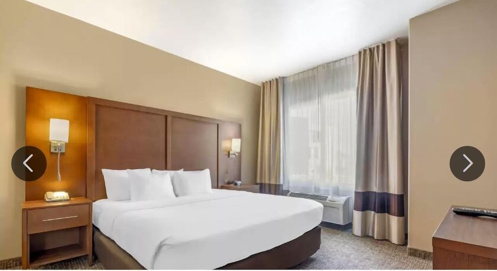 Фото Comfort Inn at Convention Center