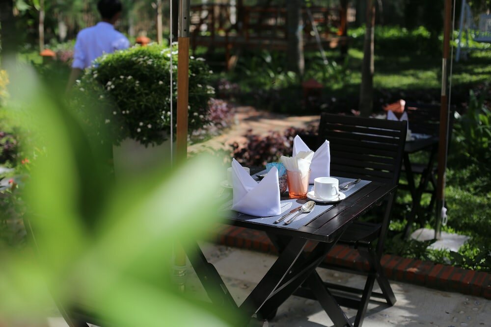 Фото Aira Boutique Hoi An Hotel & Villa