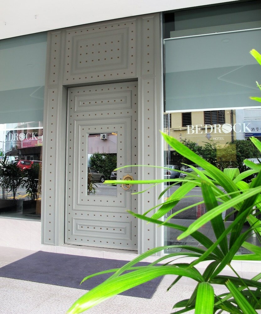 Фото Bedrock Hotel