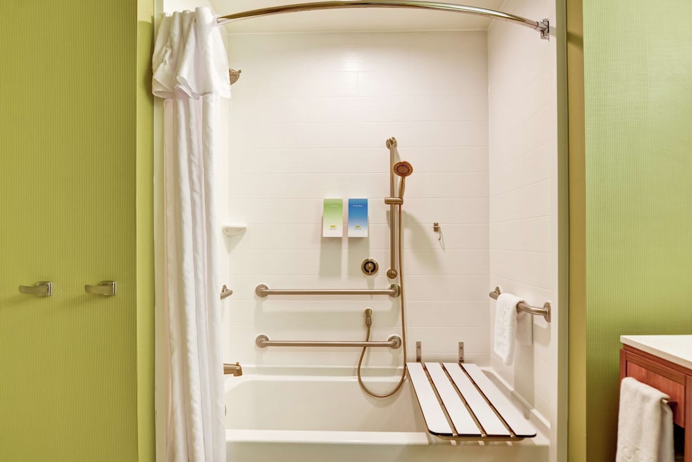 Фото Home2 Suites by Hilton Charlotte Airport