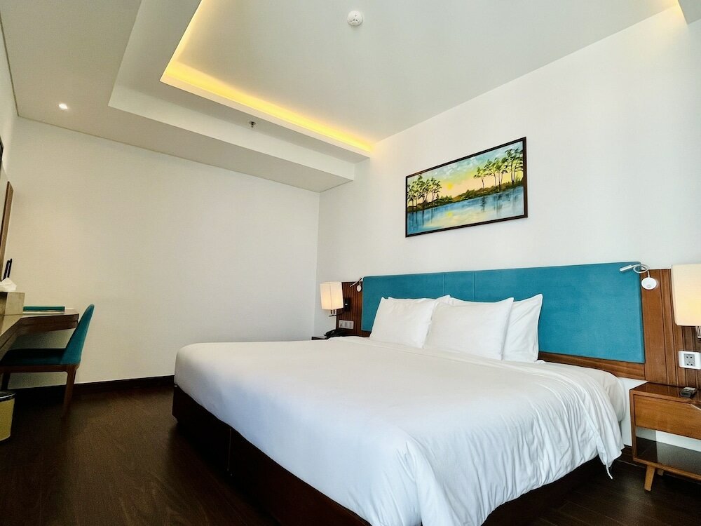 Фото Maximilan Beach Hotel