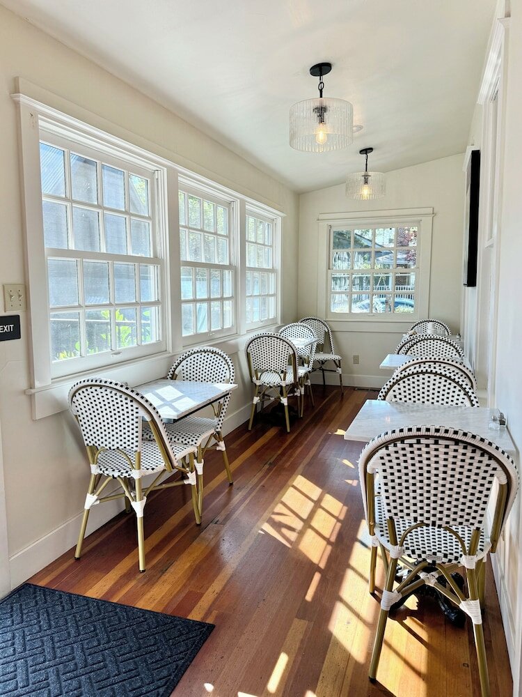 Фото Lavender, A Four Sisters Inn