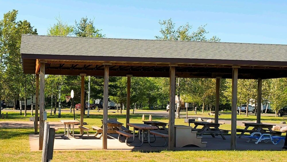 Фото Jasper Ridge Inn Ishpeming