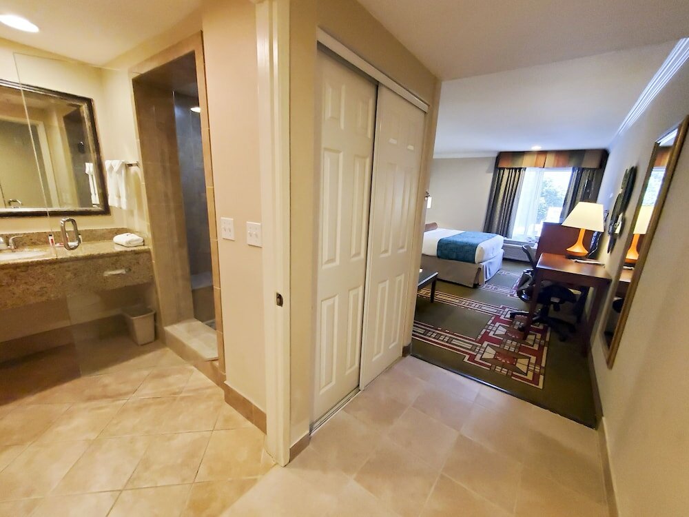 Фото Howard Johnson by Wyndham Pasadena