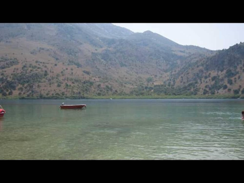 Фото Niriides Hotel