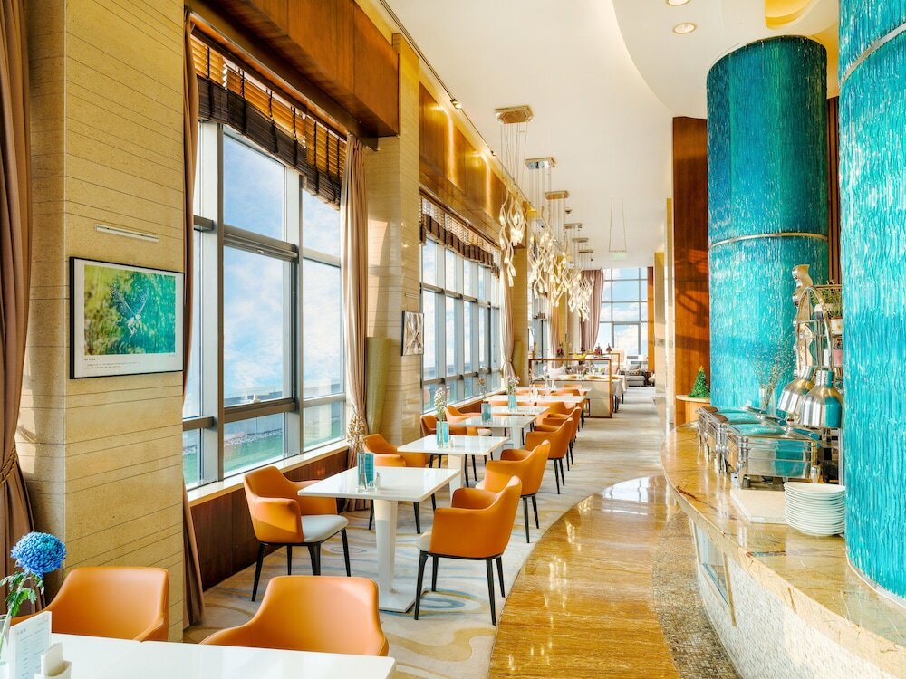 Фото Holiday Inn Qingdao City Centre