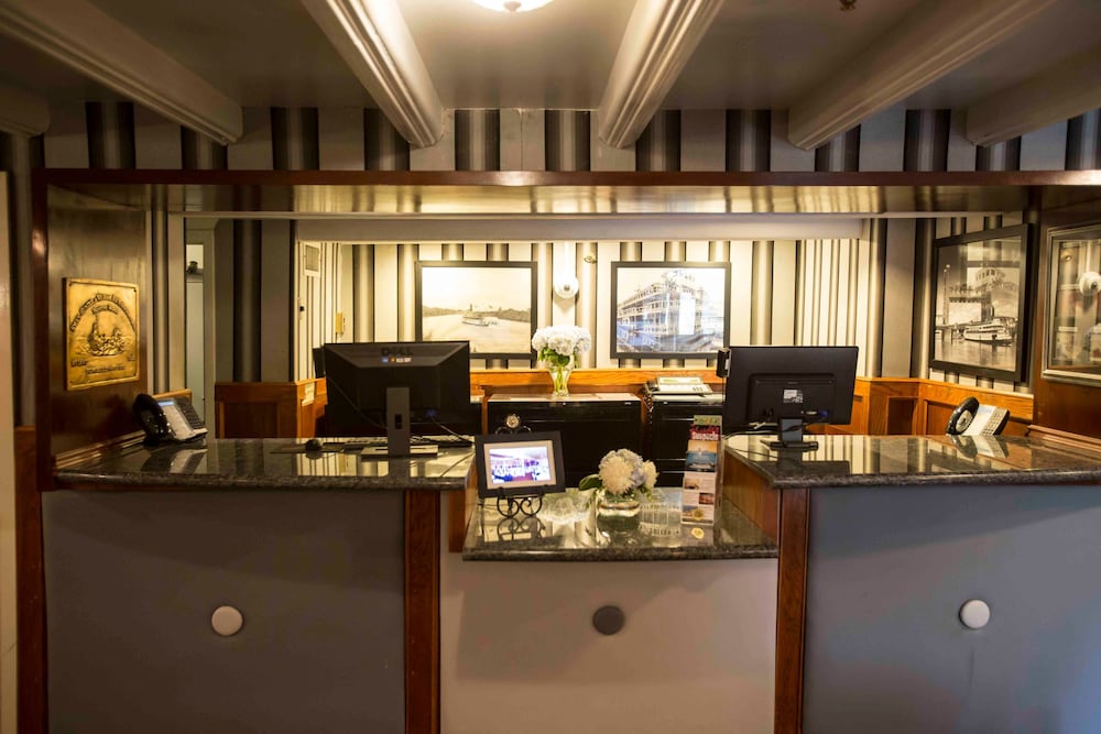 Фото Delta King Hotel