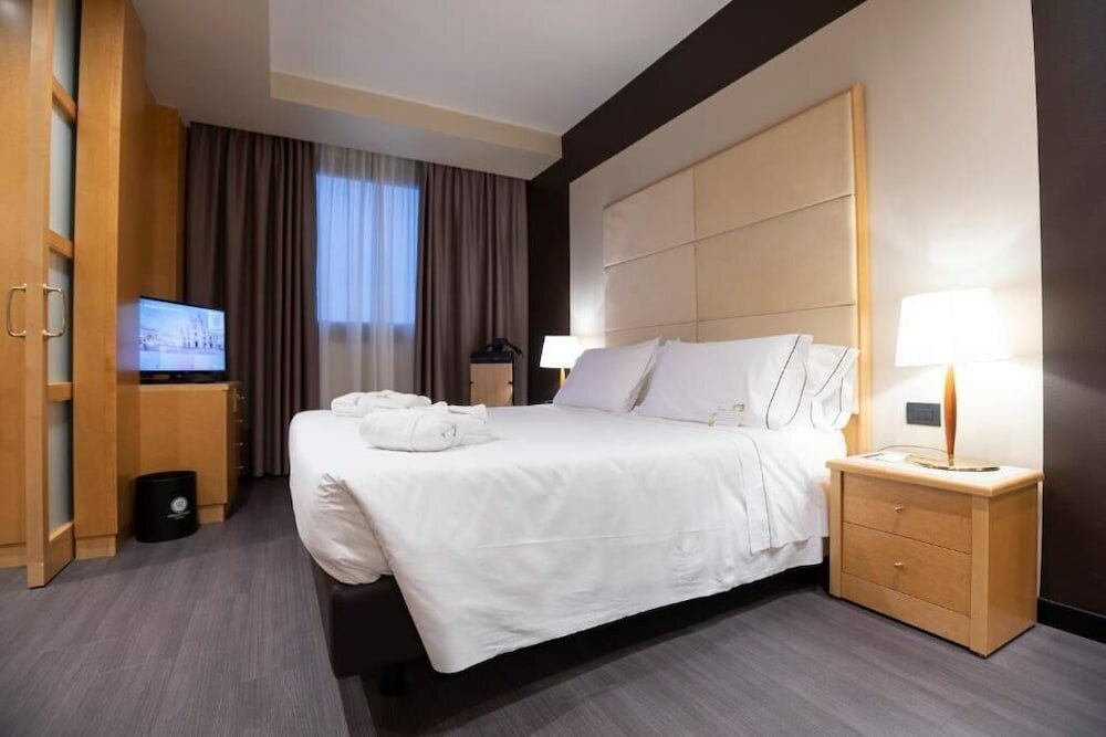 Фото City Life Hotel Poliziano, by R Collection Hotels