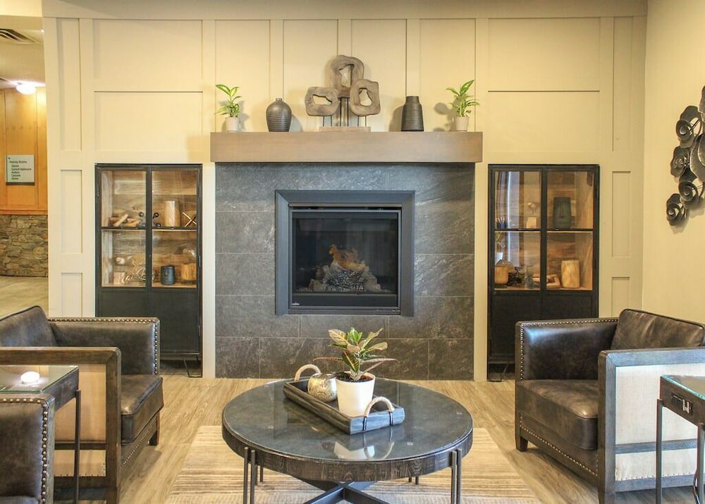 Фото Prestige Hudson Bay Lodge & Conference Centre