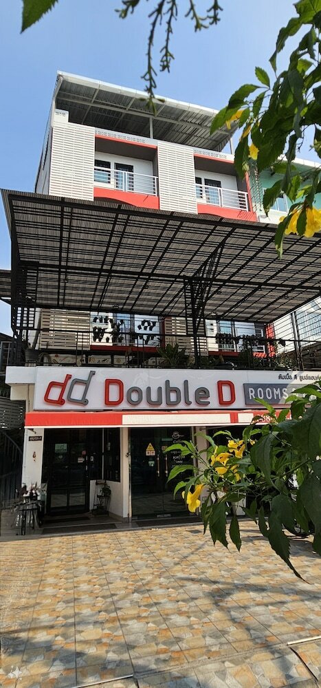 Фото Double D Rooms & Cafe