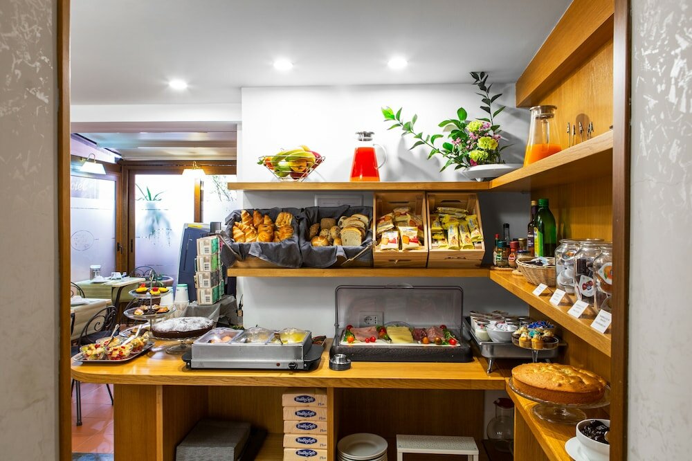 Фото Piazza di Spagna Suites