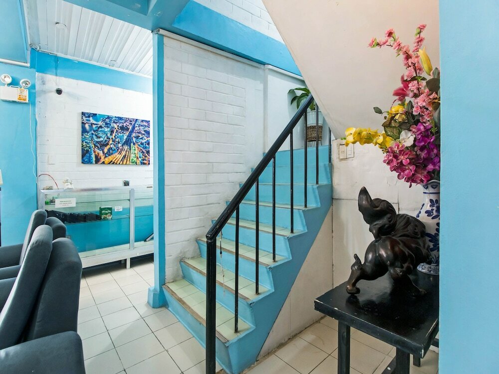 Фото Oyo 749 La Maria Pension And Tourist Inn Hotel