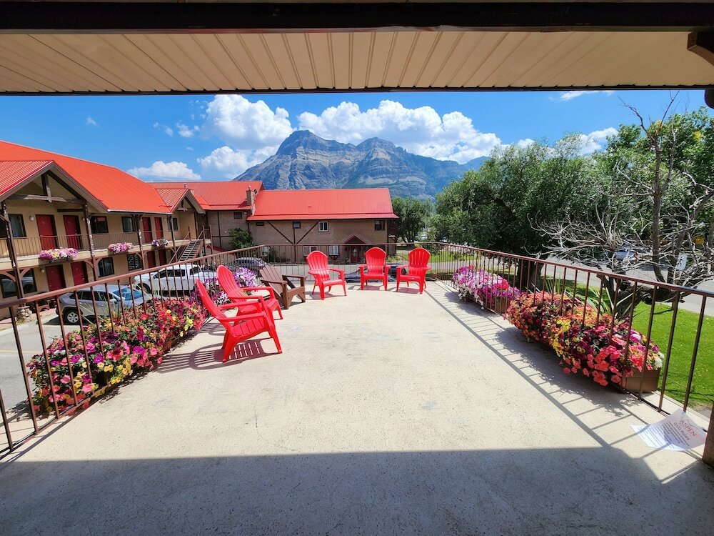 Фото Aspen Village Inn