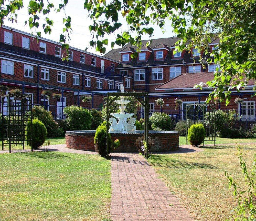 Фото Best Western Thurrock Hotel