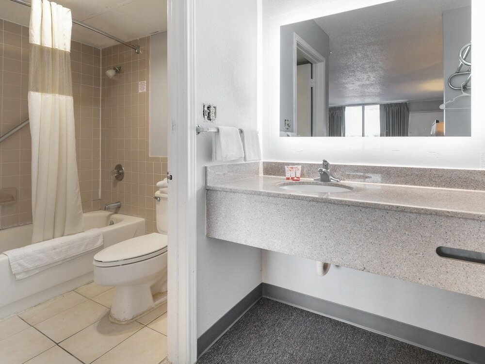 Фото Oyo Hotel Jennings I-10