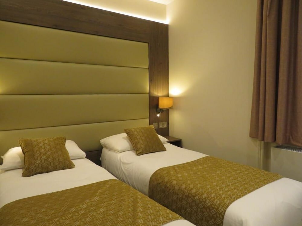 Фото Glendale Hyde Park Hotel