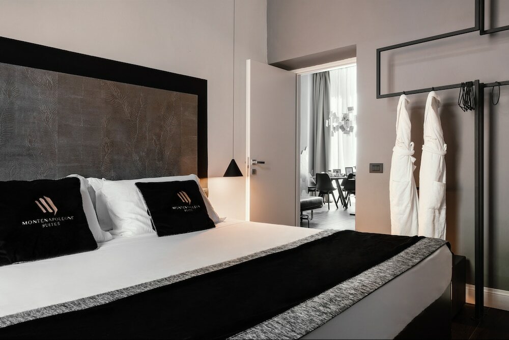 Фото Montenapoleone Suites