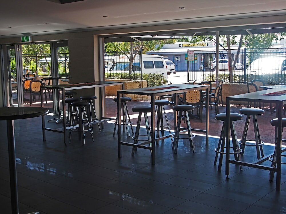 Фото Dongara Hotel Motel