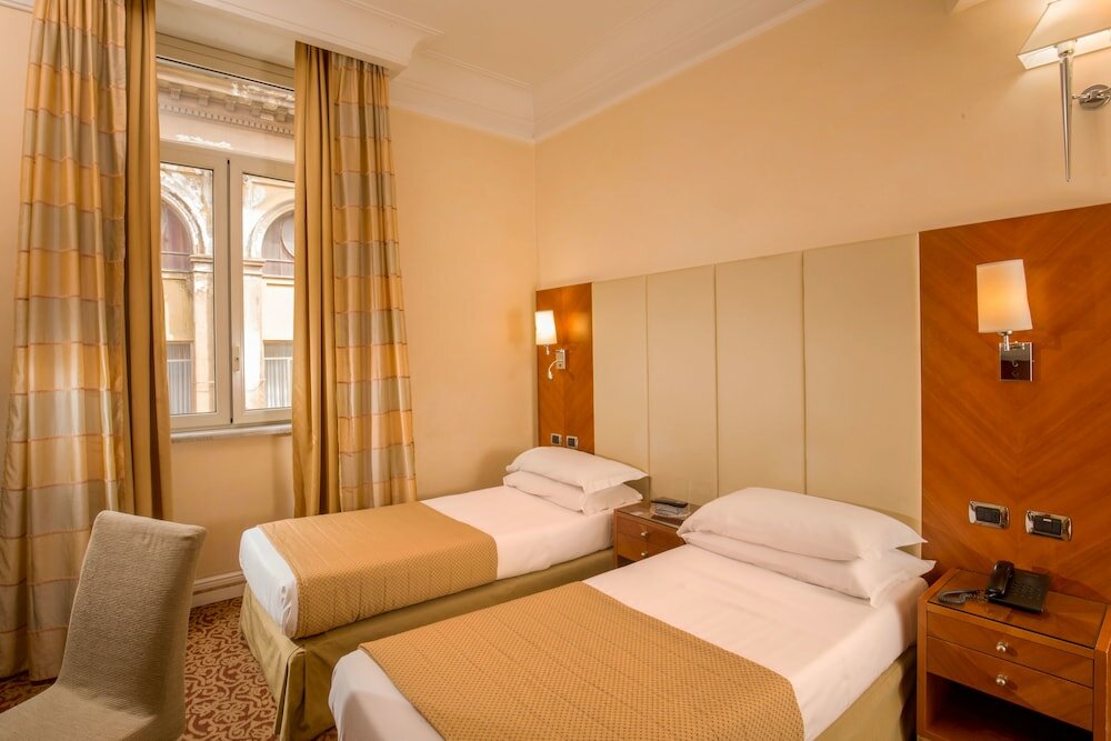 Фото Suite Opera Rooms