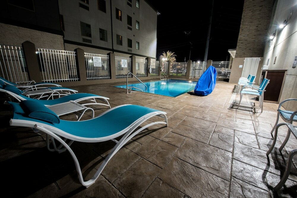 Фото Holiday Inn Express & Suites Lake Charles South Casino Area, an Ihg Hotel