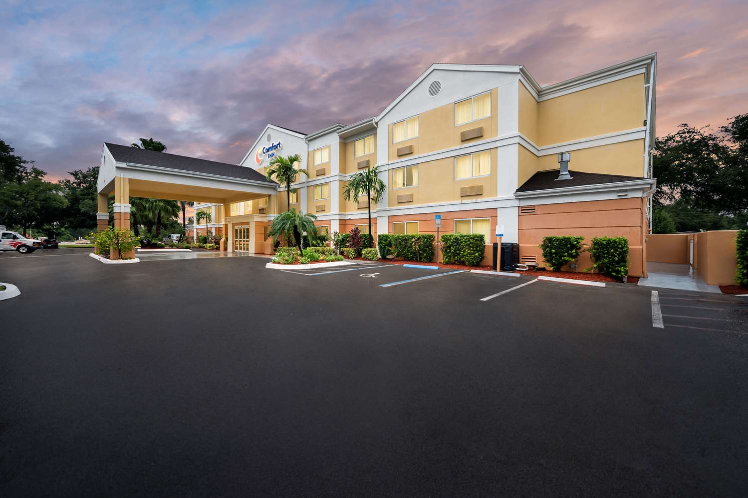 Фото Comfort Inn Fort Myers Northeast
