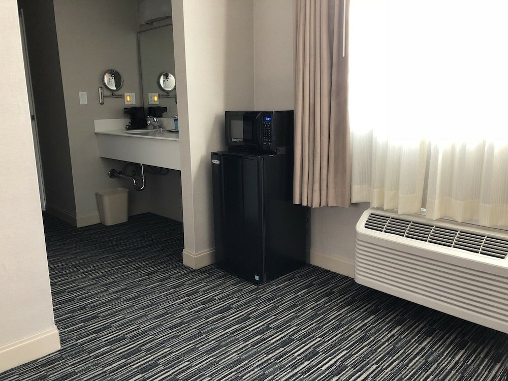 Фото City Center Inn & Suites