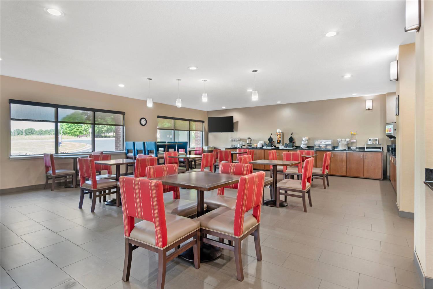 Фото Comfort Suites Oxford I-20 exit 188