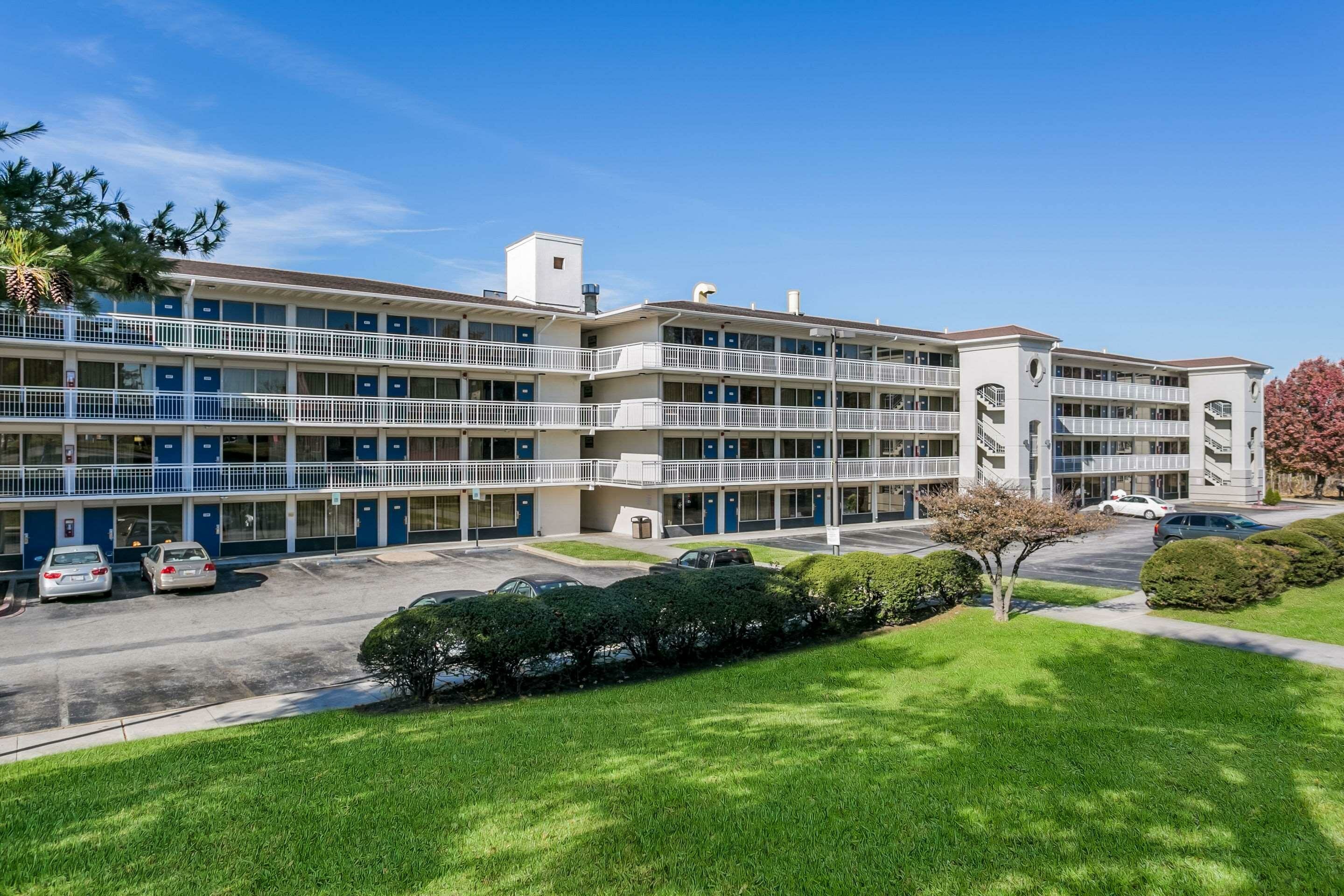 Фото отеля 2