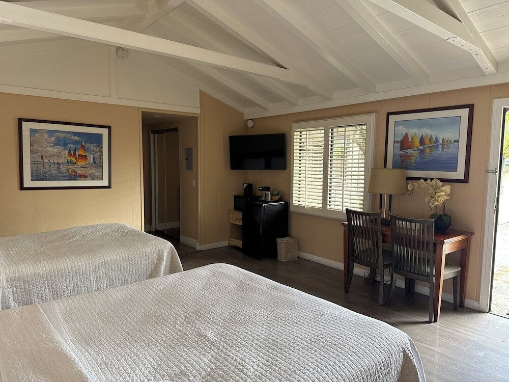 Фото Carmel Resort Inn