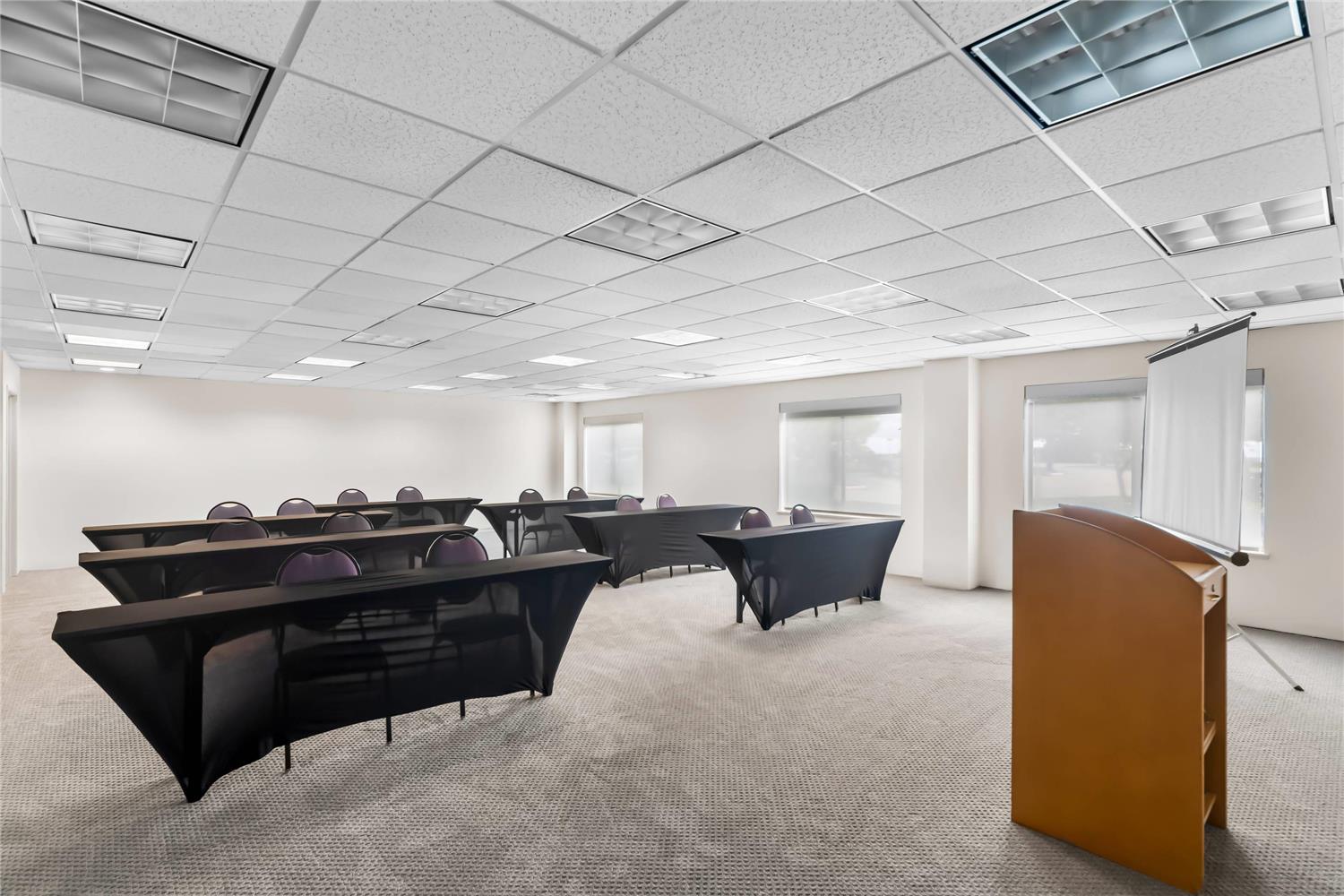 Фото Comfort Suites Austin Airport