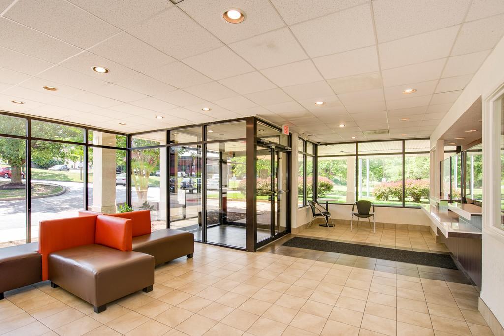 Фото Rodeway Inn Baltimore - Inner Harbor South