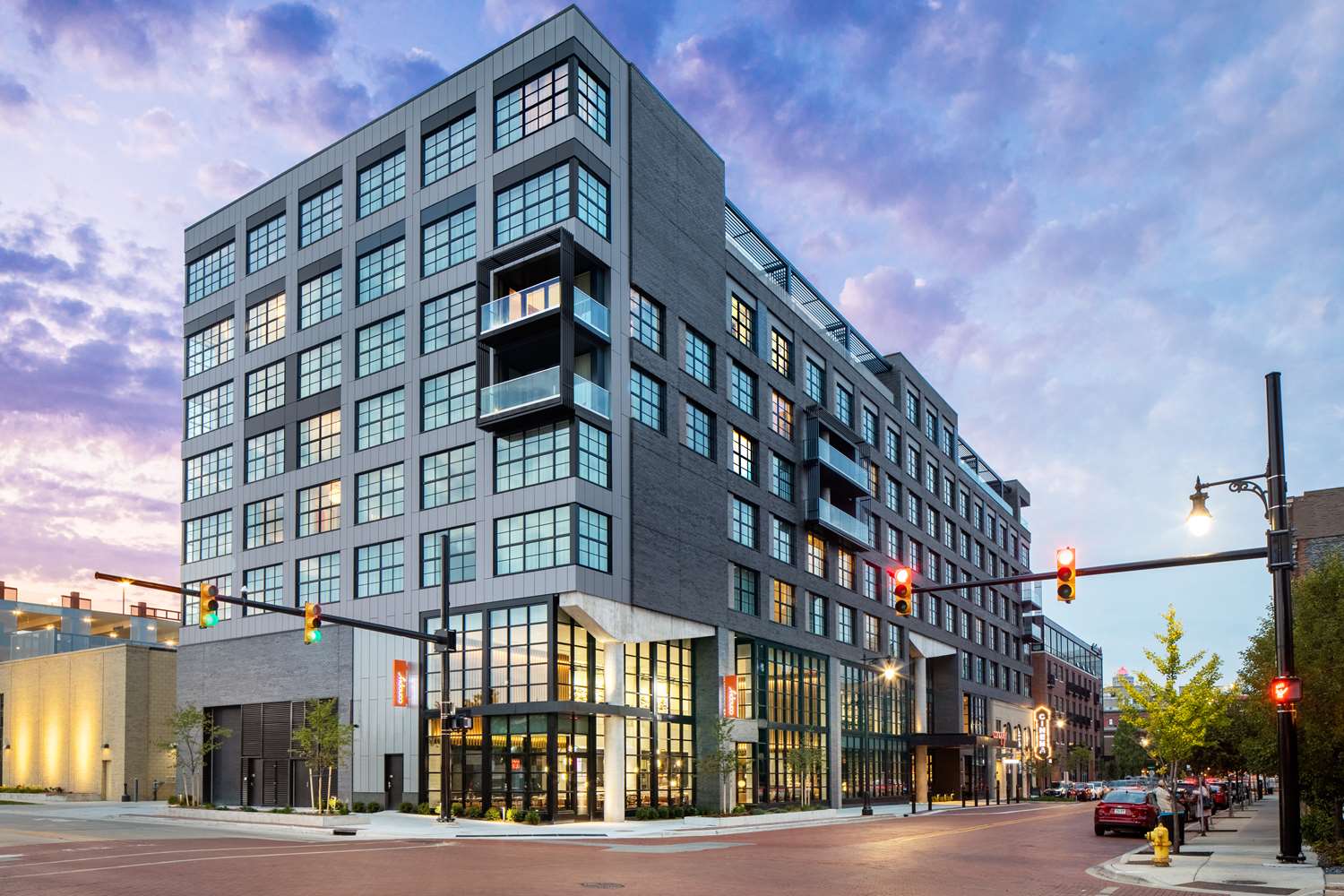 Фото отеля 2